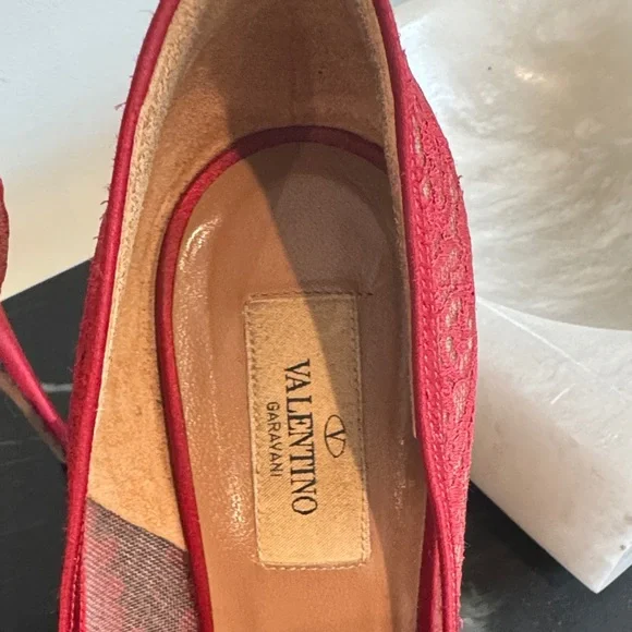 EUC Authentic Valentino Red Lace Bow Peep-Toe Stilettos - Picture 2 of 7